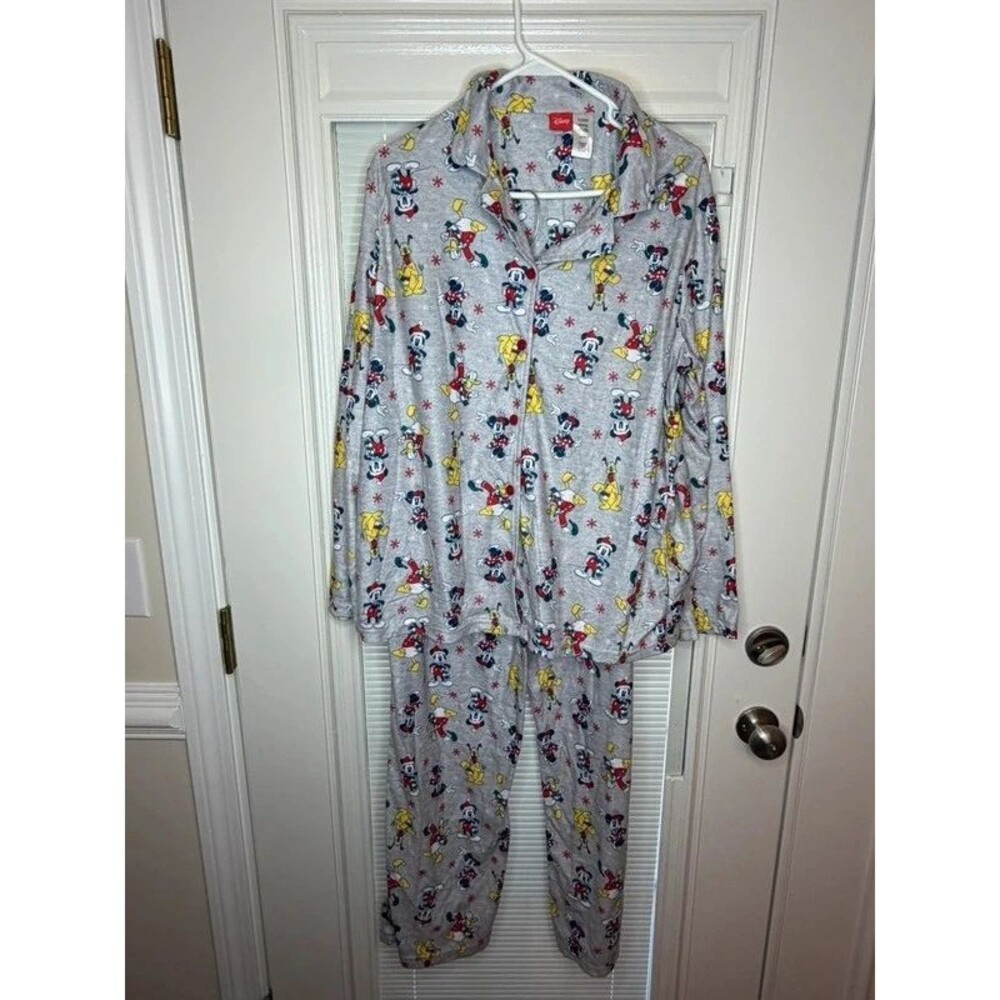 Disney Christmas Mickey Minnie Donald Pluto Pajama Set Women’s Large